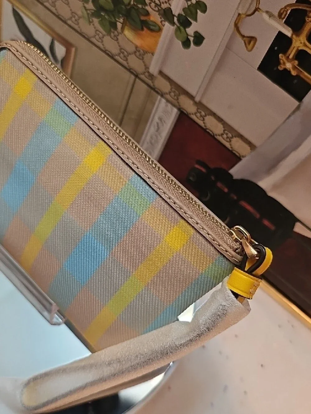 Coach corner zip